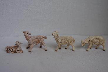 2 Schafe liegend sortiert , weiß 