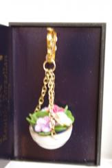 Hängeschale mit Blumen 