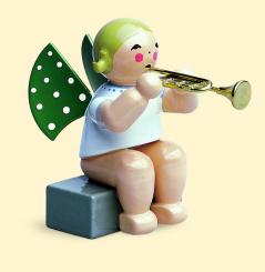 Engel mit Trompete sitzend 