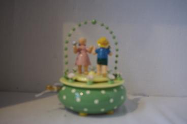 Spieldose "Tänzer im Bogen" 