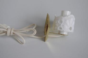 Wandlampe mit weißer Spitze 