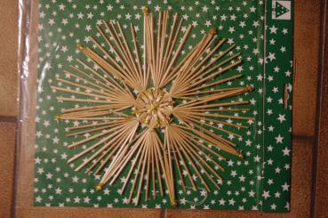 Strohstern als Fenster - oder Spitzenstern 