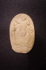 Christophorus, geschnitzt am Band 