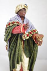 König stehend dunkelhäutig 