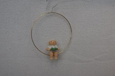 Margeriten-Engel im Ring mit Kranz 