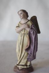 kleiner Engel stehend 