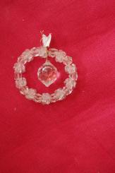 Perlenring mit Kristallkugel 