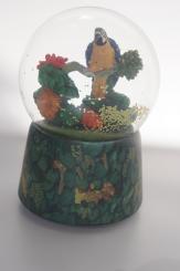 Glimmerkugel mit Papagei 