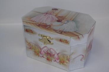 Schmuckkästchen mit Tänzerin 