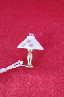 Tischlampe mit Porzellanschirm und Rosendekor 