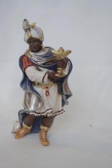 König stehend, dunkelhäutig 